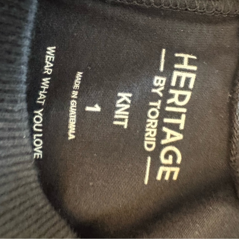 Torrid Heritage Black Knit Top ray of black sunshine size 1x very black no flaws - Picture 2 of 2